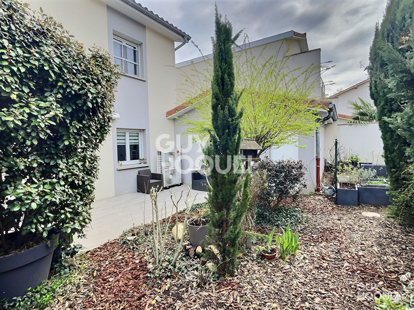 Maison récente 4 pièces à vendre à Saint Laurent de Mure - 375 000 