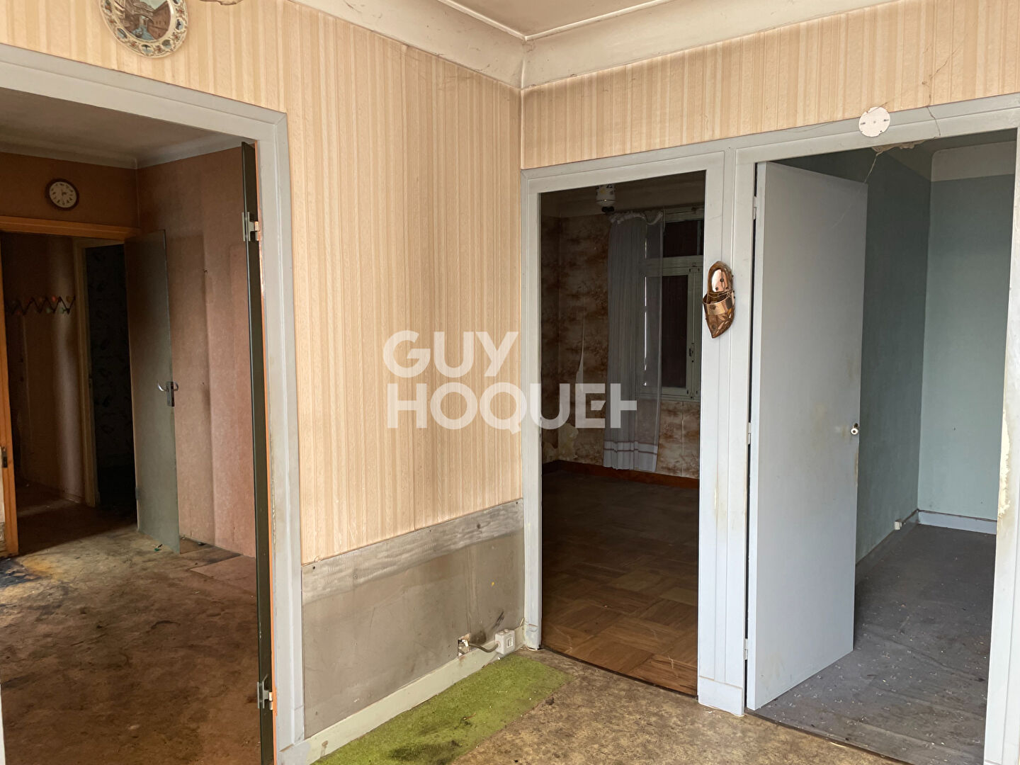 Maison sur  2 niveaux à rénover - 250 000 