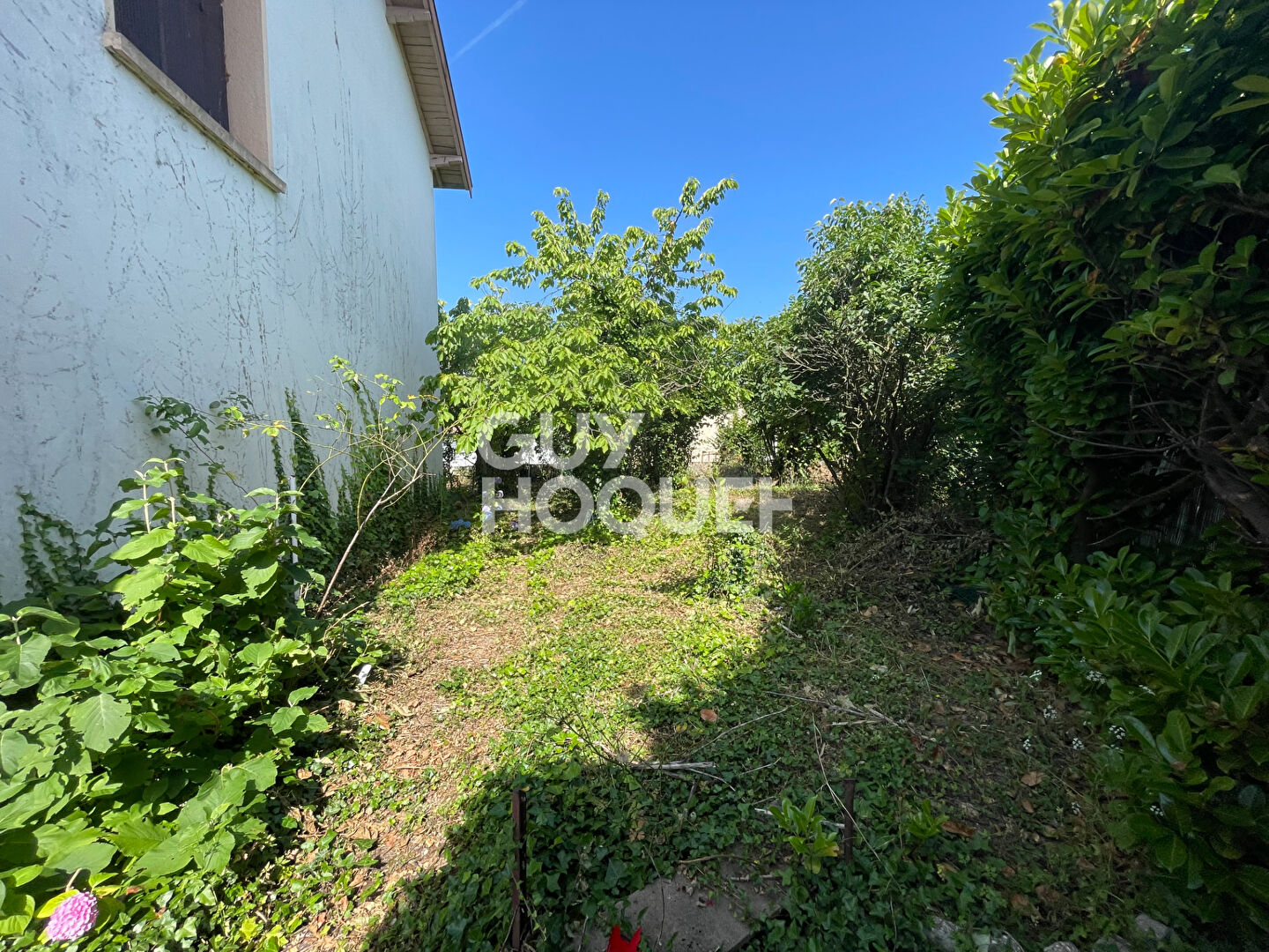 Maison sur  2 niveaux à rénover - 250 000 