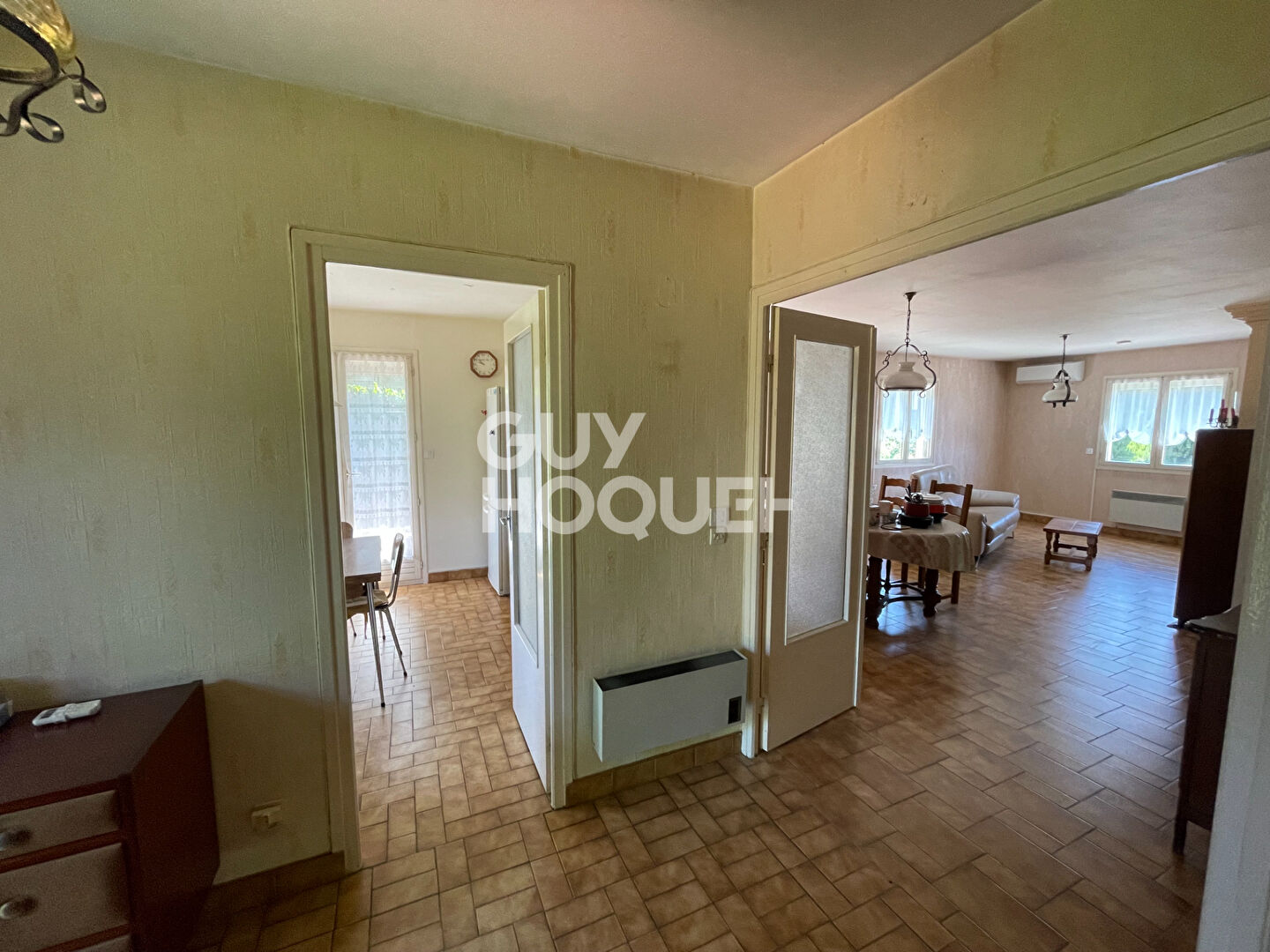 Maison au coeur du village- 359 000 