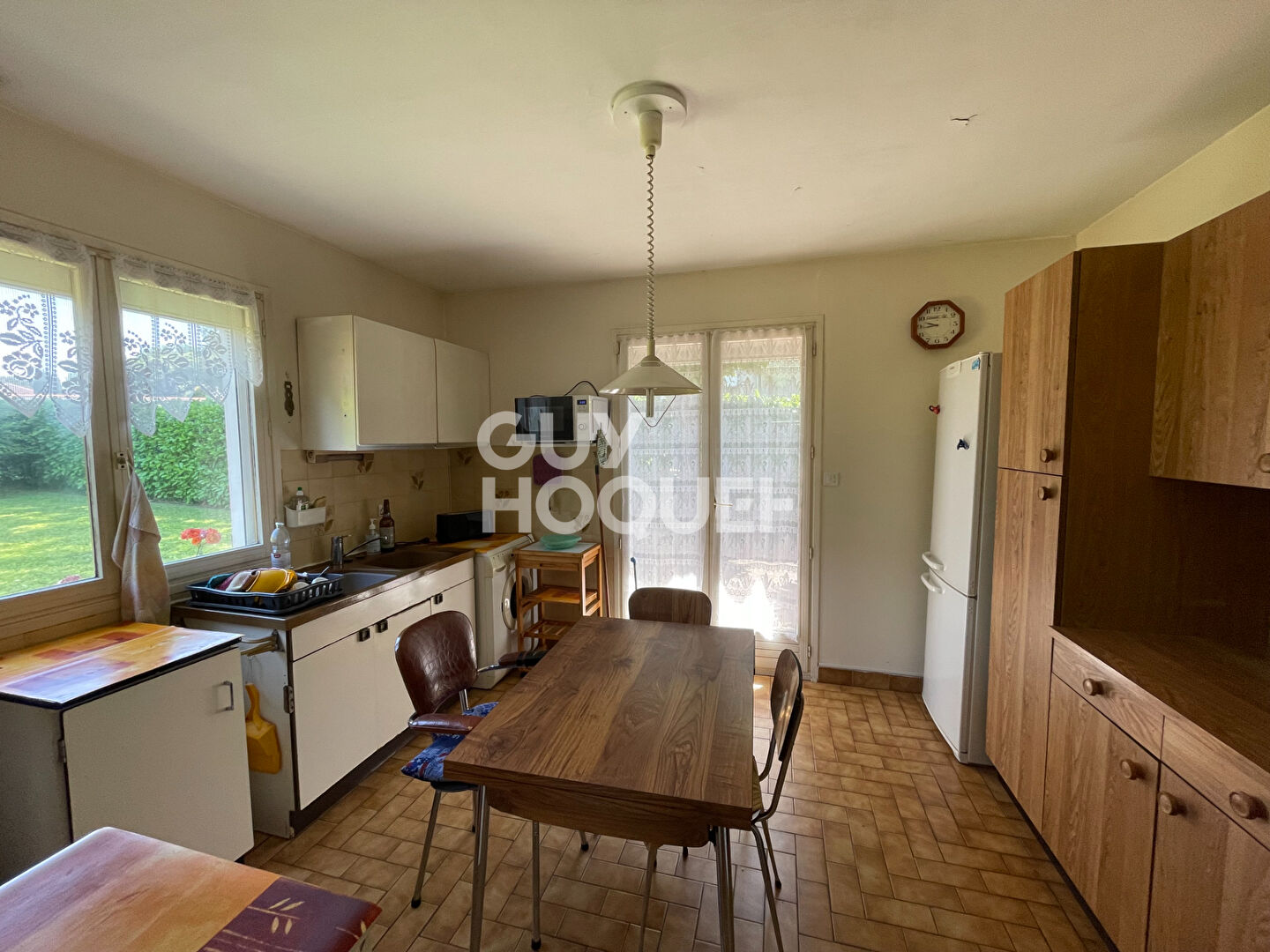 Maison au coeur du village- 359 000 