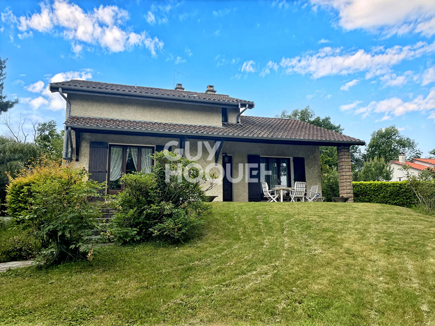 Maison hauteurs Saint Bonnet de Mure - 420 000 