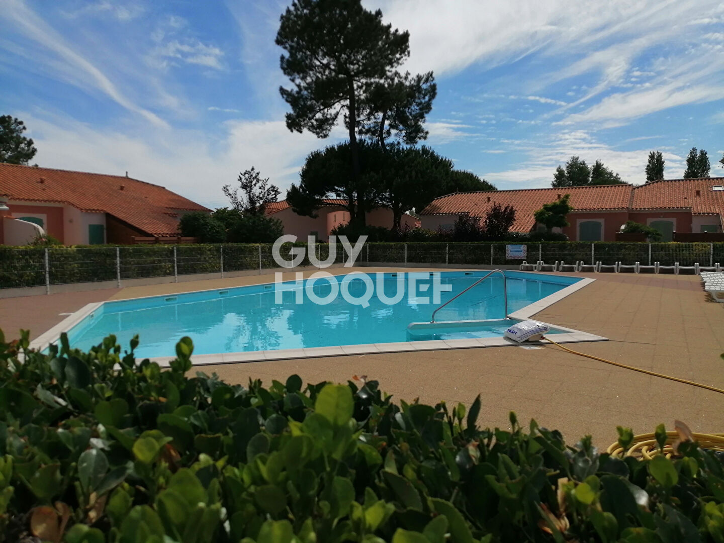 Maison dans une résidence sécurisée avec piscine proche forêt, plage
