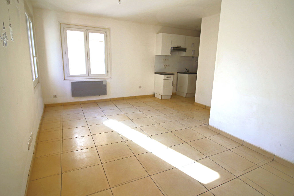 Appartement de 3 pièces à louer à SAINT LAURENT DE LA SALANQUE (66250).