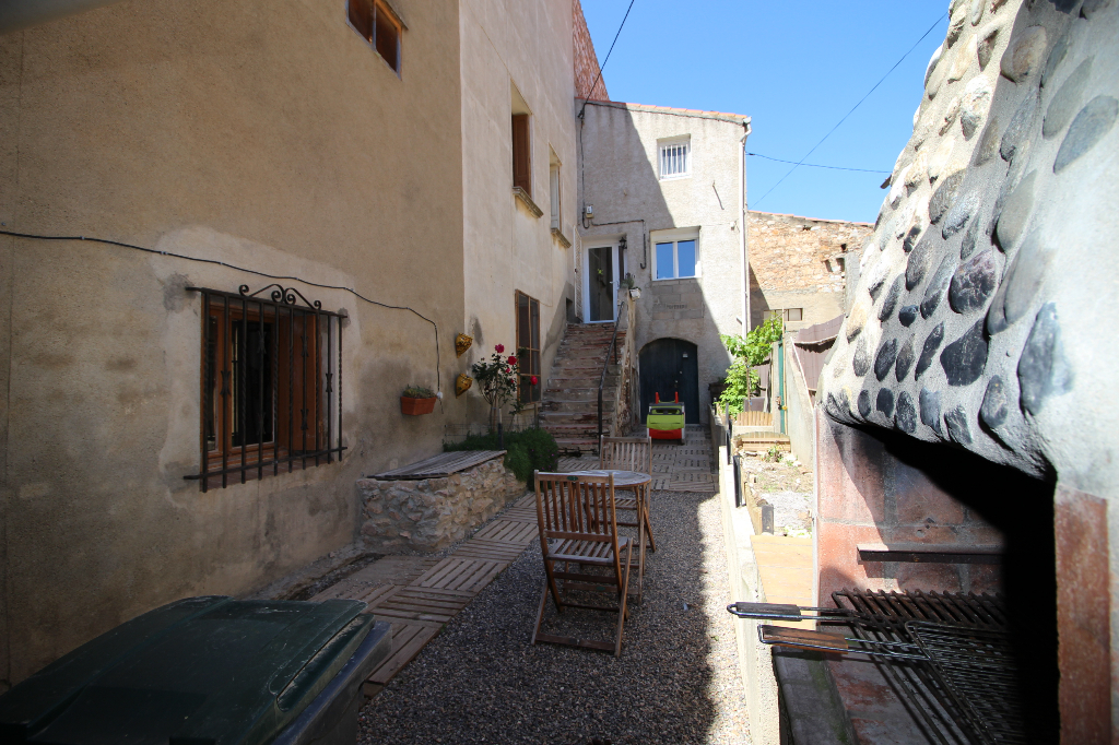À louer à SAINT HIPPOLYTE (66510), maison 3 pièces de 98 m².