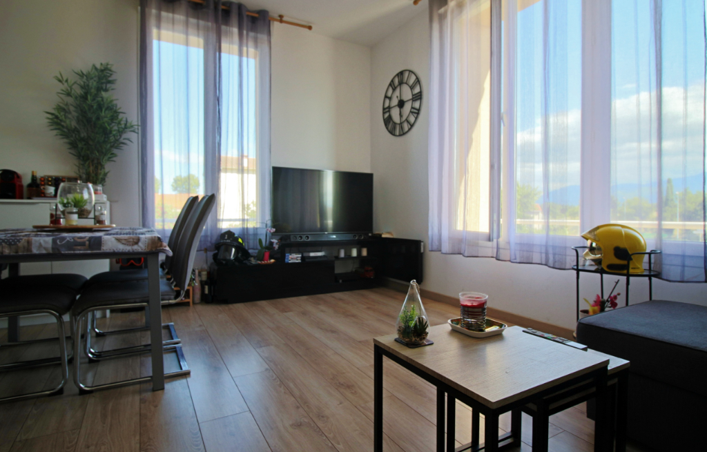 À louer : Appartement de 2 pièces à Elne, idéal pour les amateurs de soleil et de croissants !