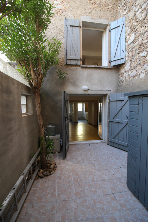 Location : maison F4 à SAINT LAURENT DE LA SALANQUE