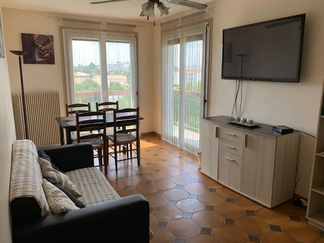 LOCATION A L'ANNEE - T3 meublé avec Balcon