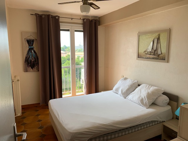 LOCATION A L'ANNEE - T3 meublé avec Balcon