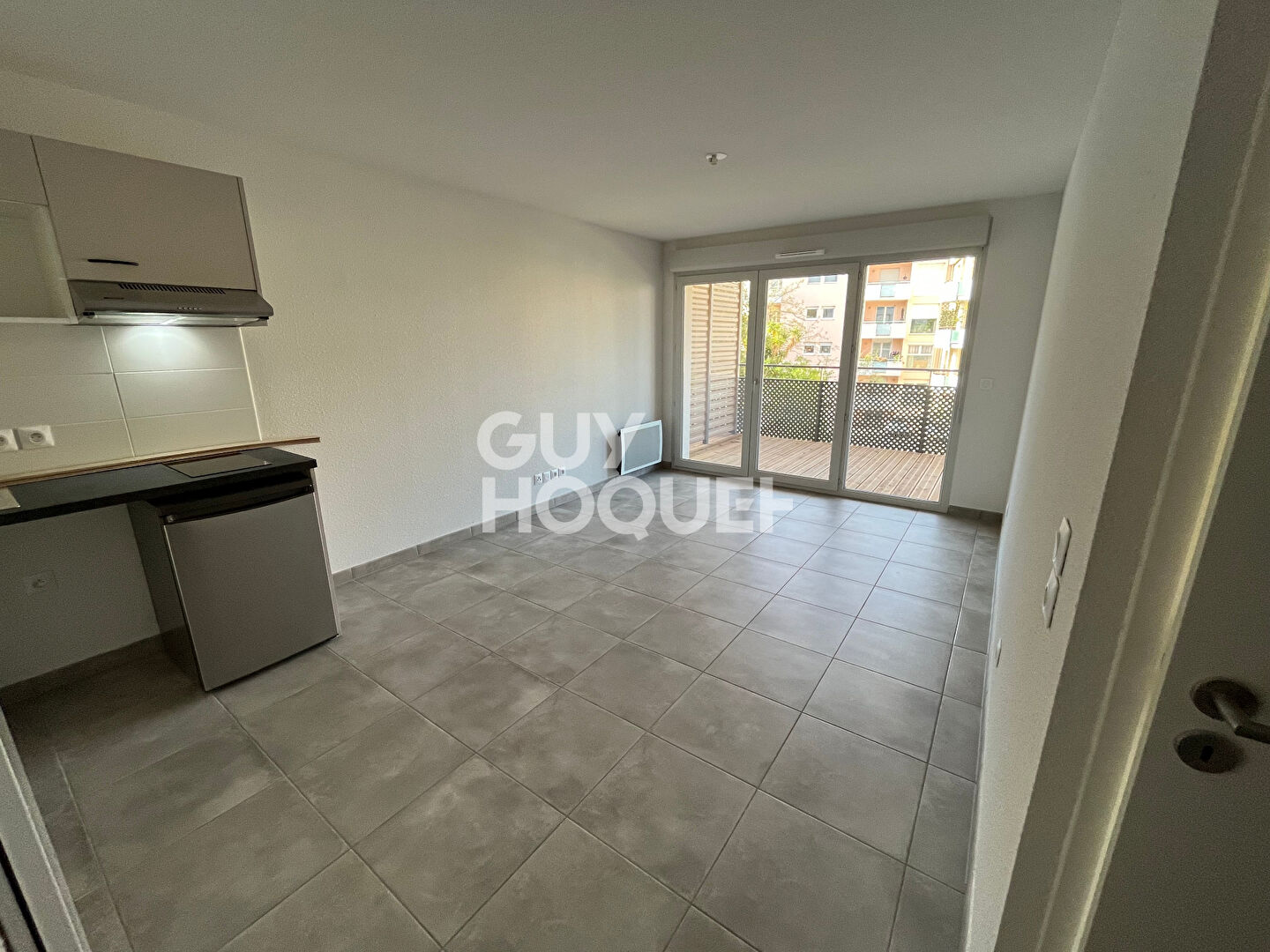 VENTE BIEN LOUE : appartement avec Balcon et place de parking F2 (40 m²) à PERPIGNAN