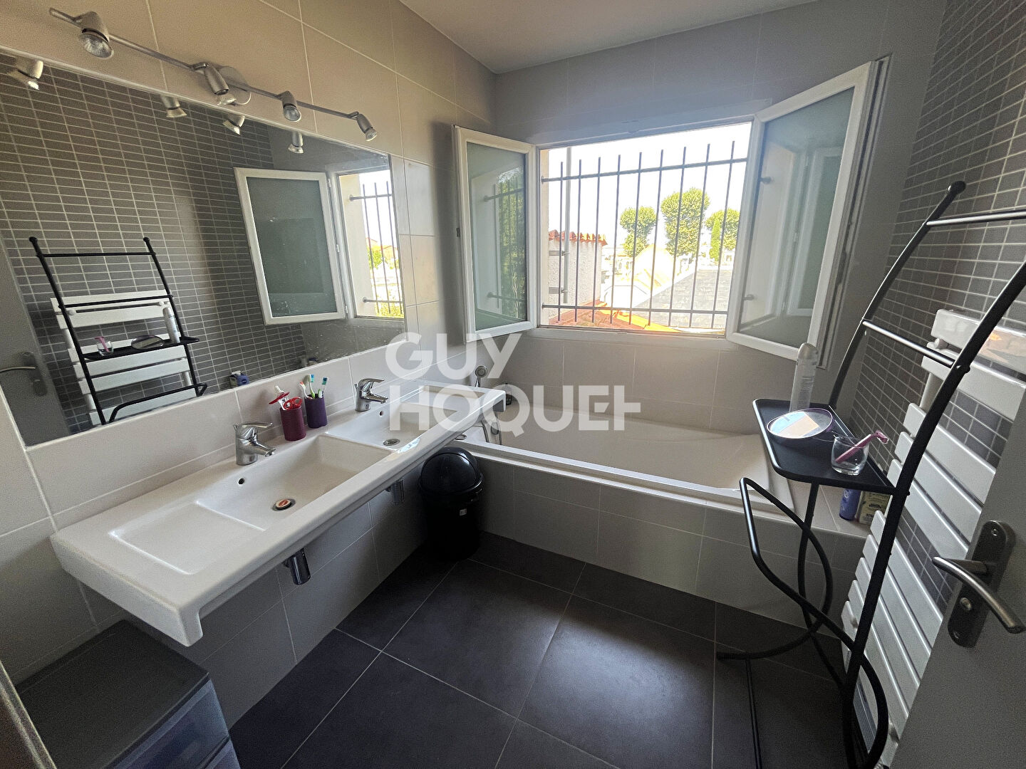 CLAIRA - Villa contemporaine 4 faces ? Confort, espace et élégance sur 880 m² de terrain