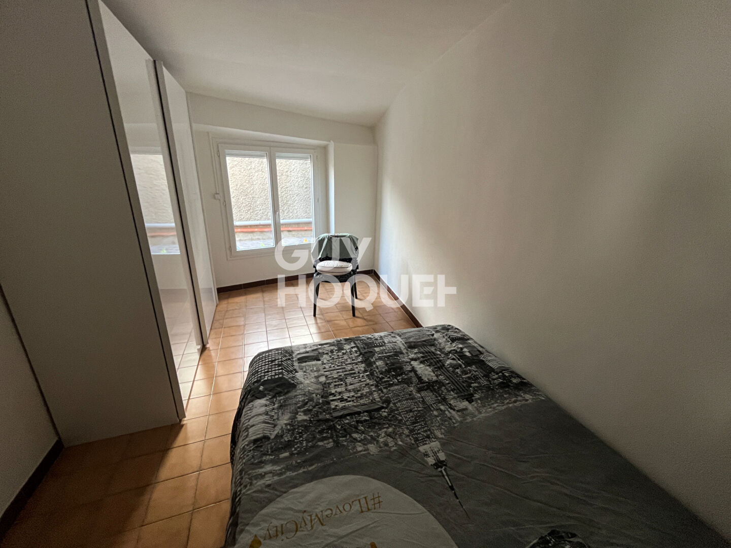 À vendre : Appartement spacieux  pleinde charme de 5 pièces à Saint Laurent de la Salanque