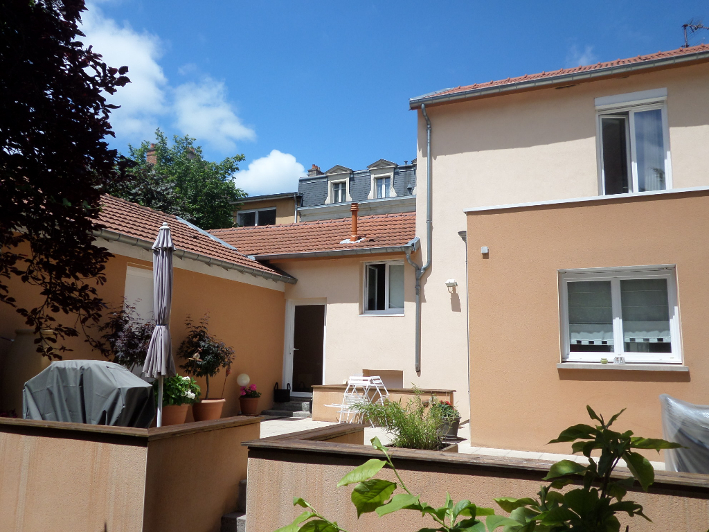 Maison 4 pièces de 98.7 m² à vendre à NANCY (54000).