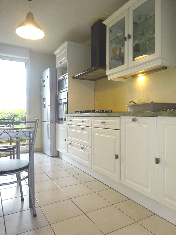 TOMBLAINE - Appartement avec terrasse et parking
