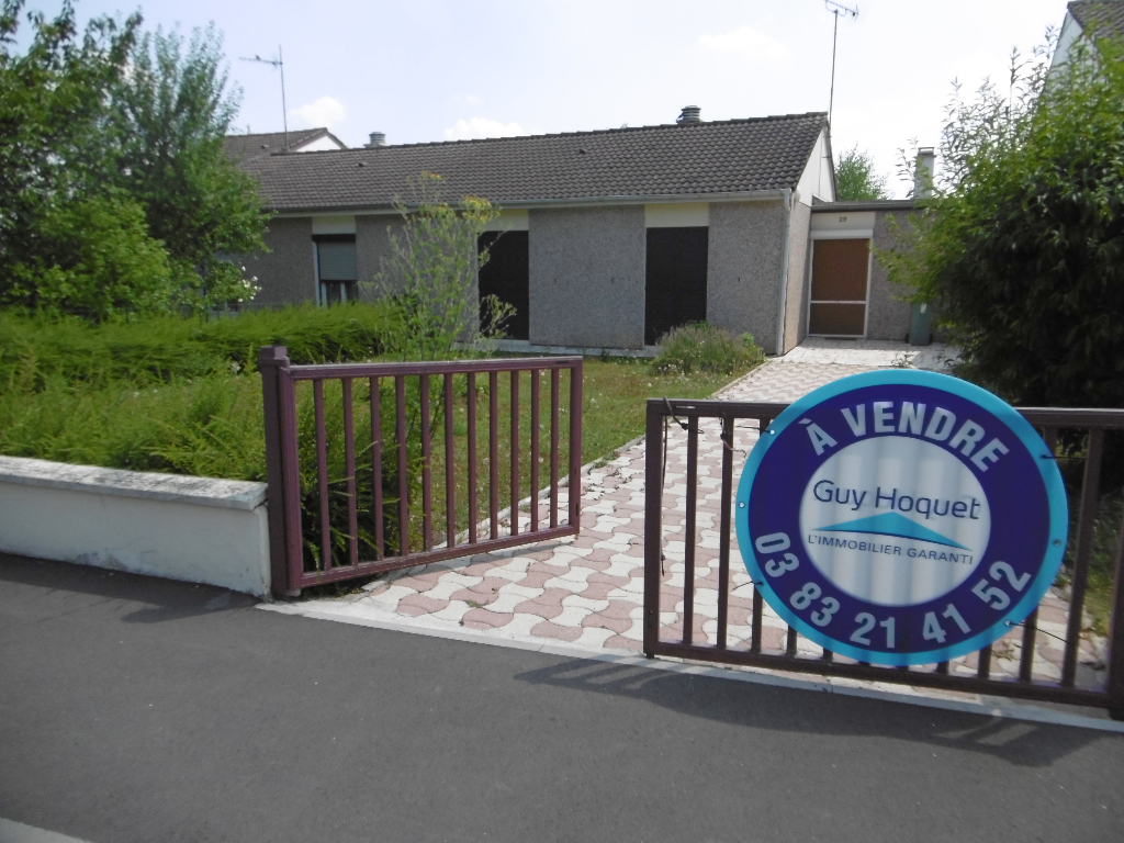 À vendre, maison de plain pied d'une surface habitable de 93 m², 5 pièces à FLEVILLE DEVANT NANCY (54710).