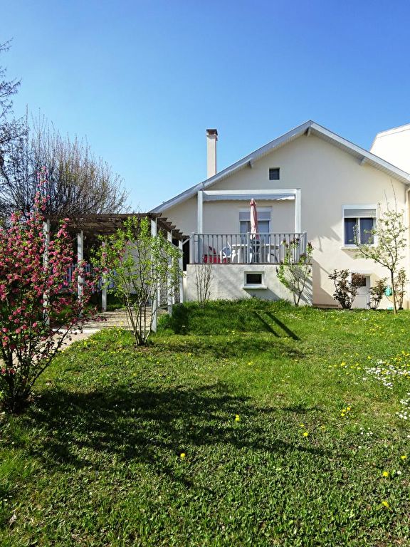 Maison à Heillecourt avec jardin et garage