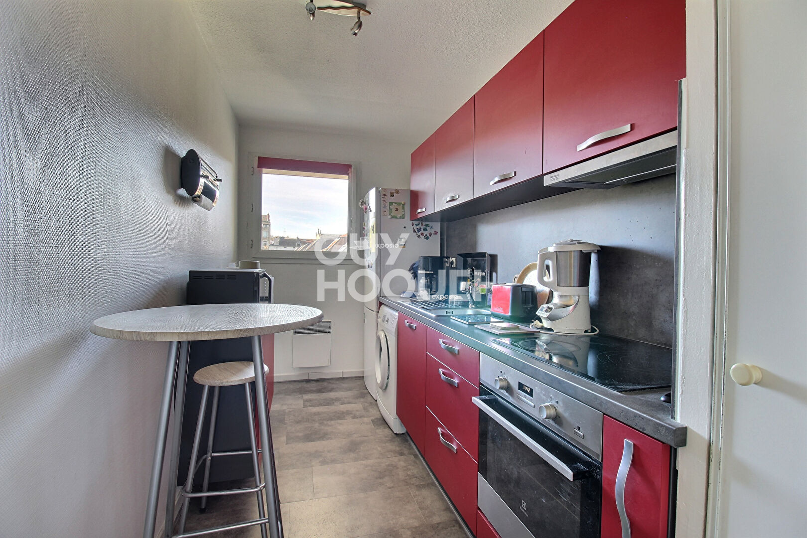 Appartement avec deux chambres une terrasse et un parking  à NANCY Faubourg Des Trois maisons