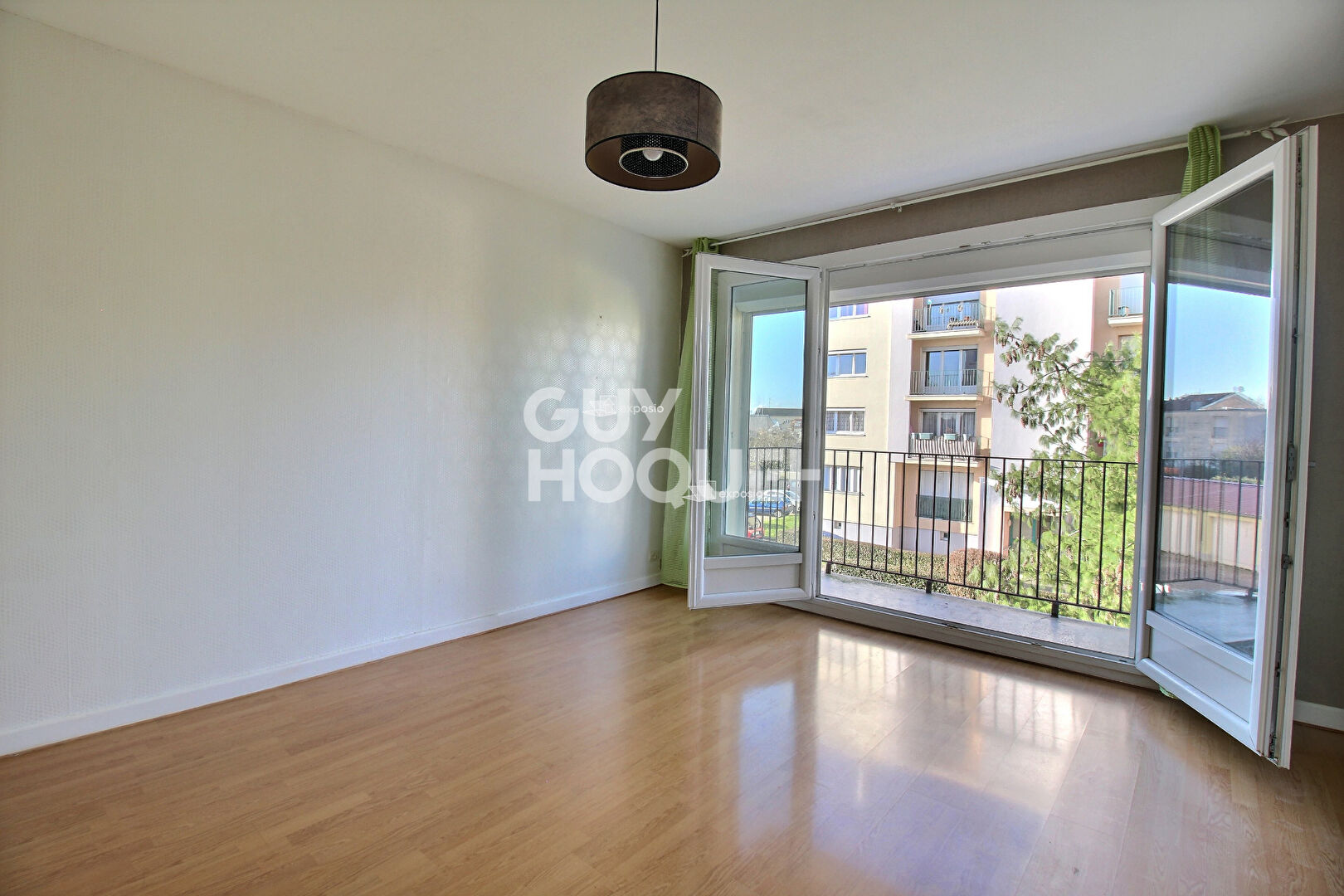 Un appartement avec balcon et garage à SAINT MAX Résidence Saint Pierre