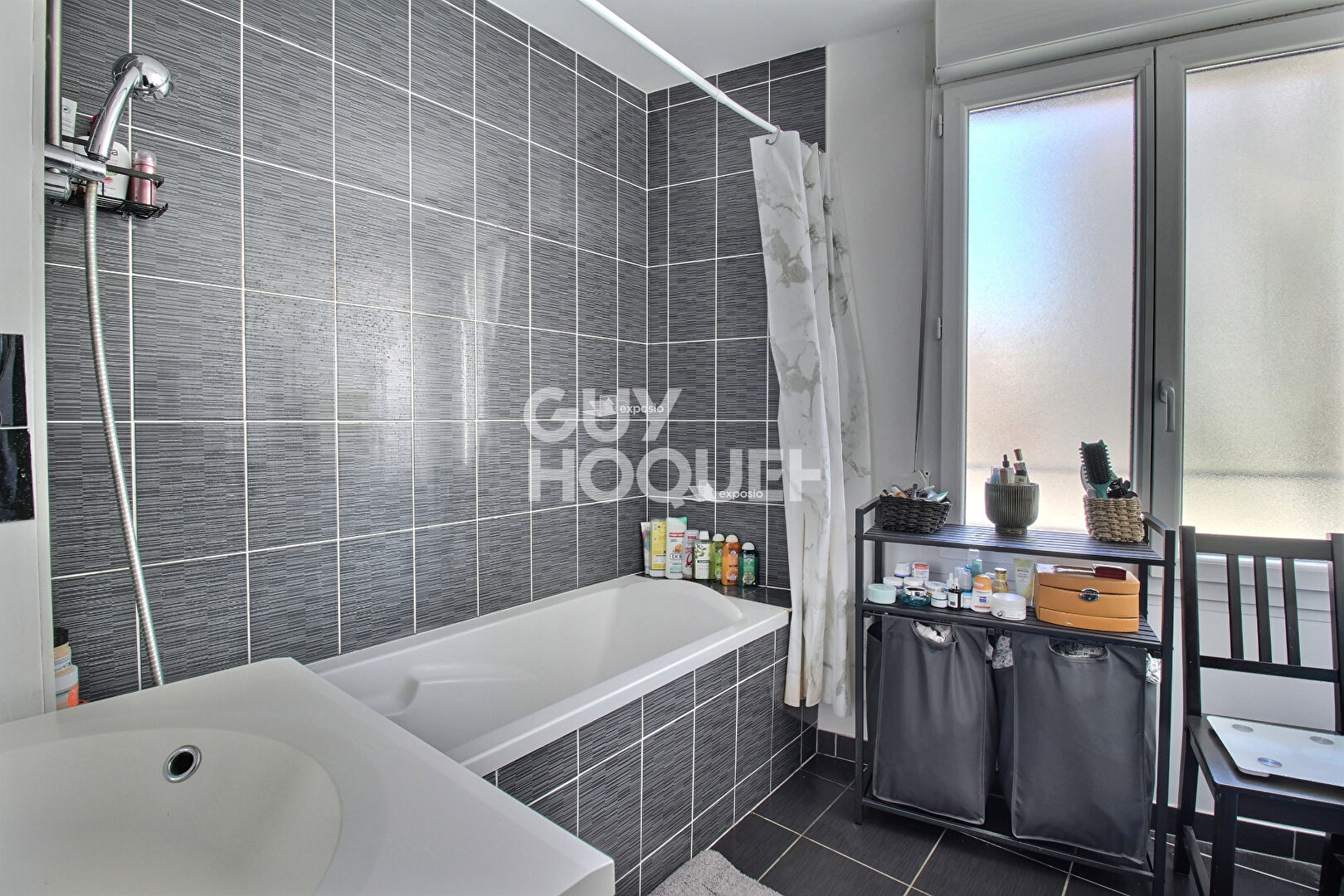 Appartement avec deux chambres une terrasse un parking à NANCY Blandan