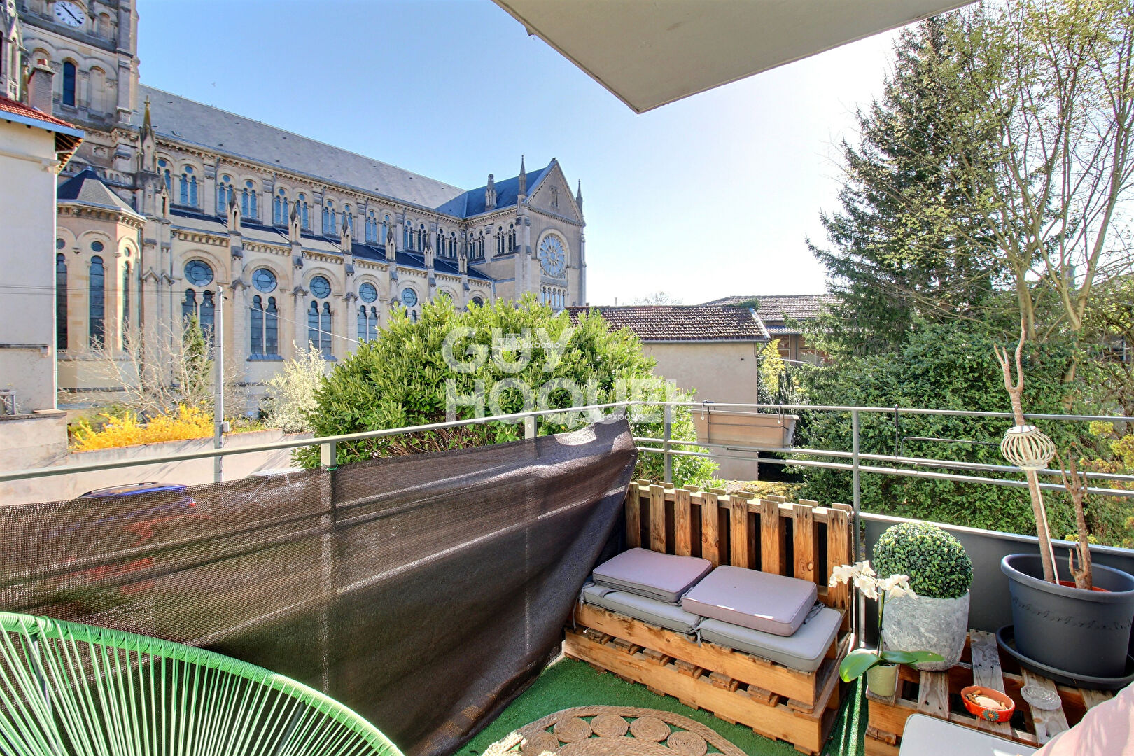 Appartement avec deux chambres une terrasse un parking à NANCY Blandan