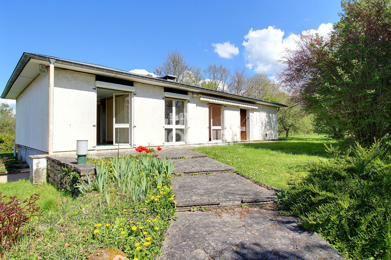 Maison plain pied sur sous sol avec 4 chambres jardin et garage à Gondreville