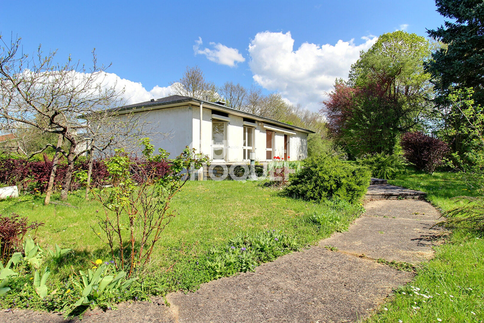 Maison plain pied sur sous sol avec 4 chambres jardin et garage à Gondreville
