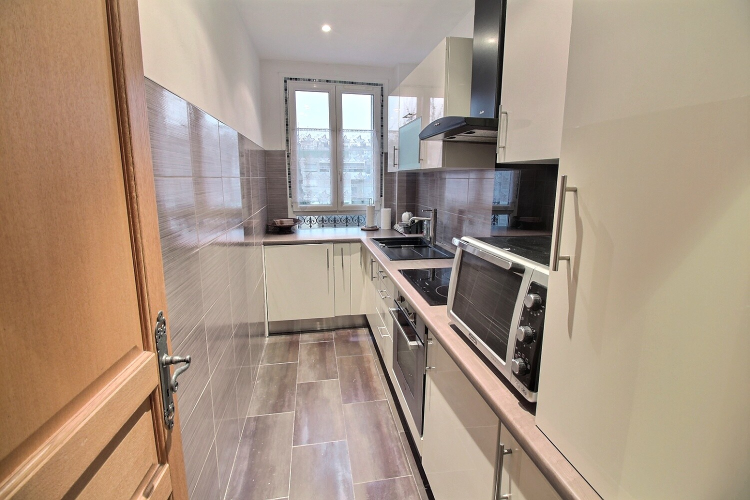 Appartement Meublé 2 Pièces à Proximité des Commodités