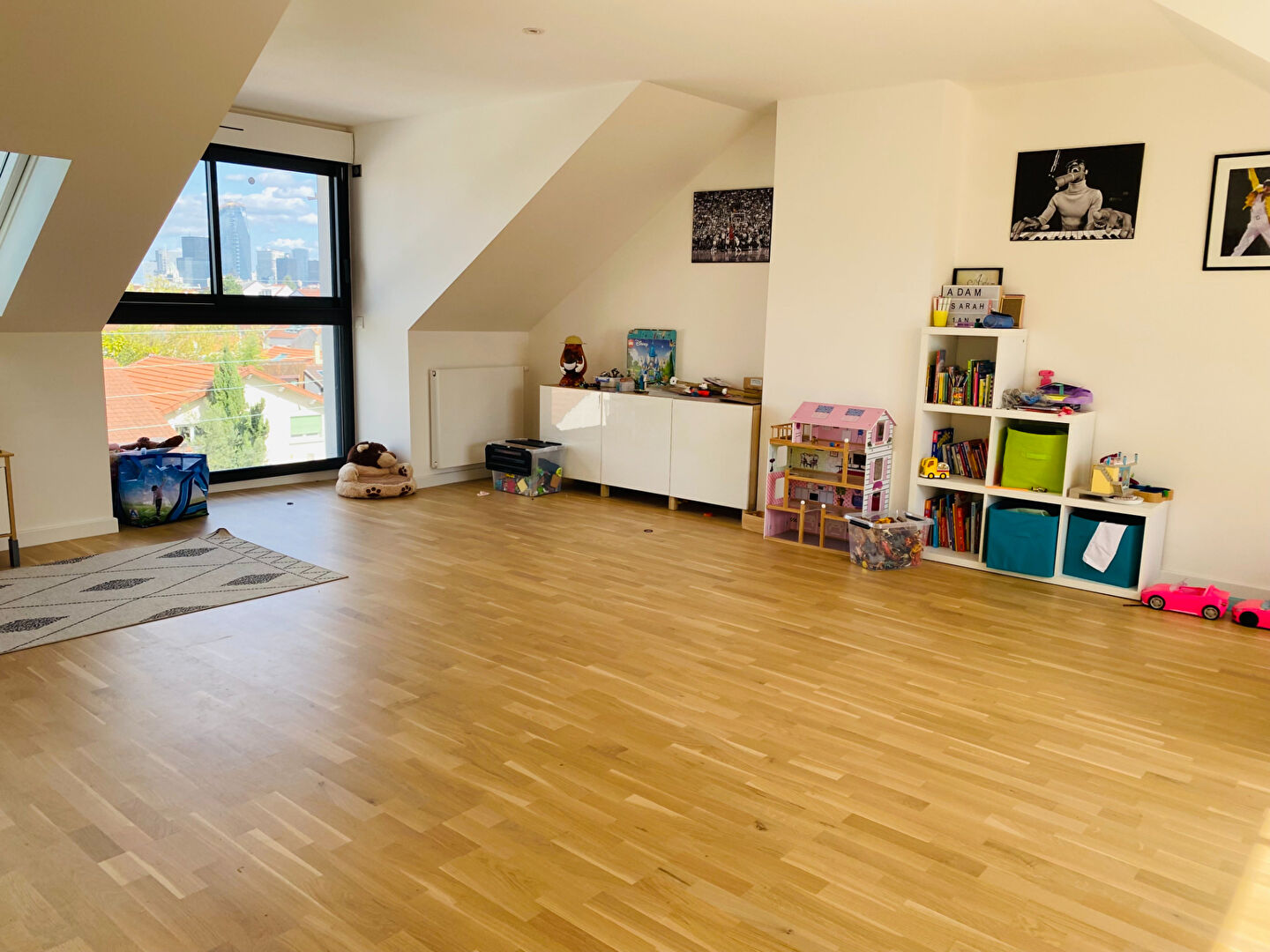 Nous vous proposons cette belle maison de prestige dans le quartier du mont valérien.