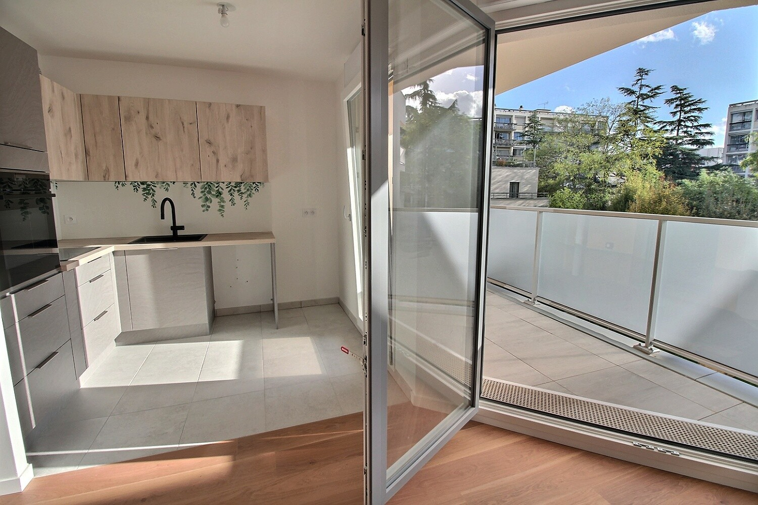 Appartement Suresnes 4 pièce(s) 85.63 m2