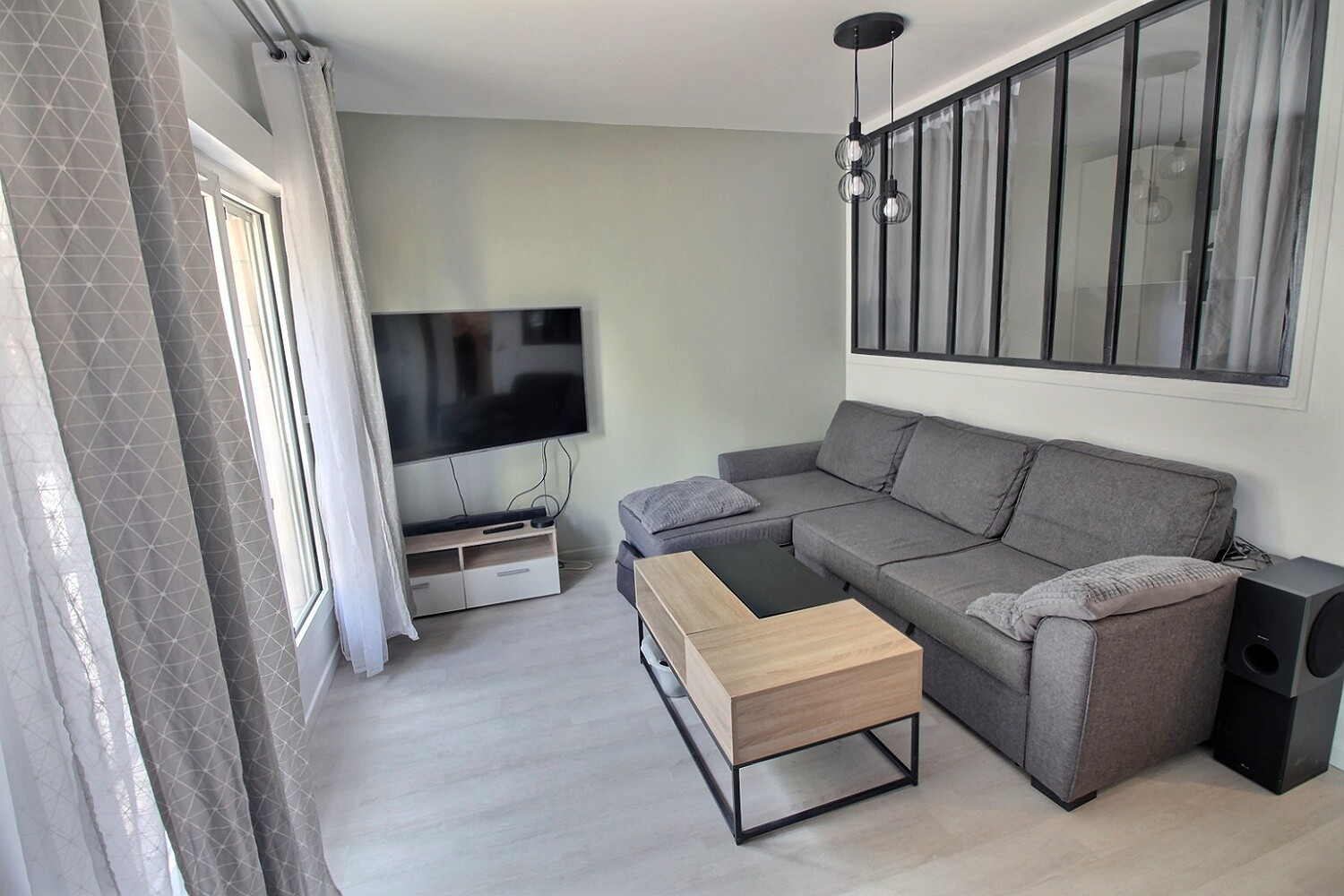 Appartement Suresnes 1 pièce(s) 28.35 m2