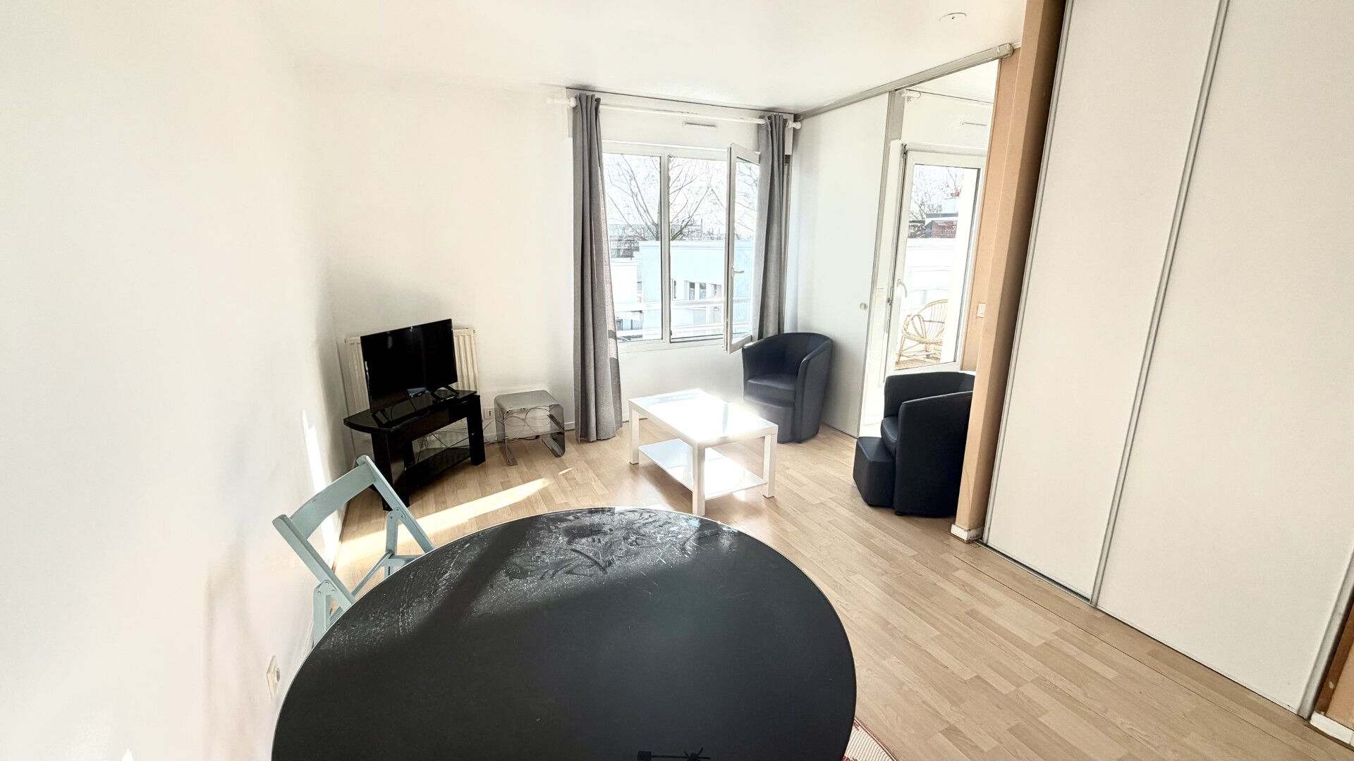 Appartement Suresnes 2 pièce(s) 28 m2