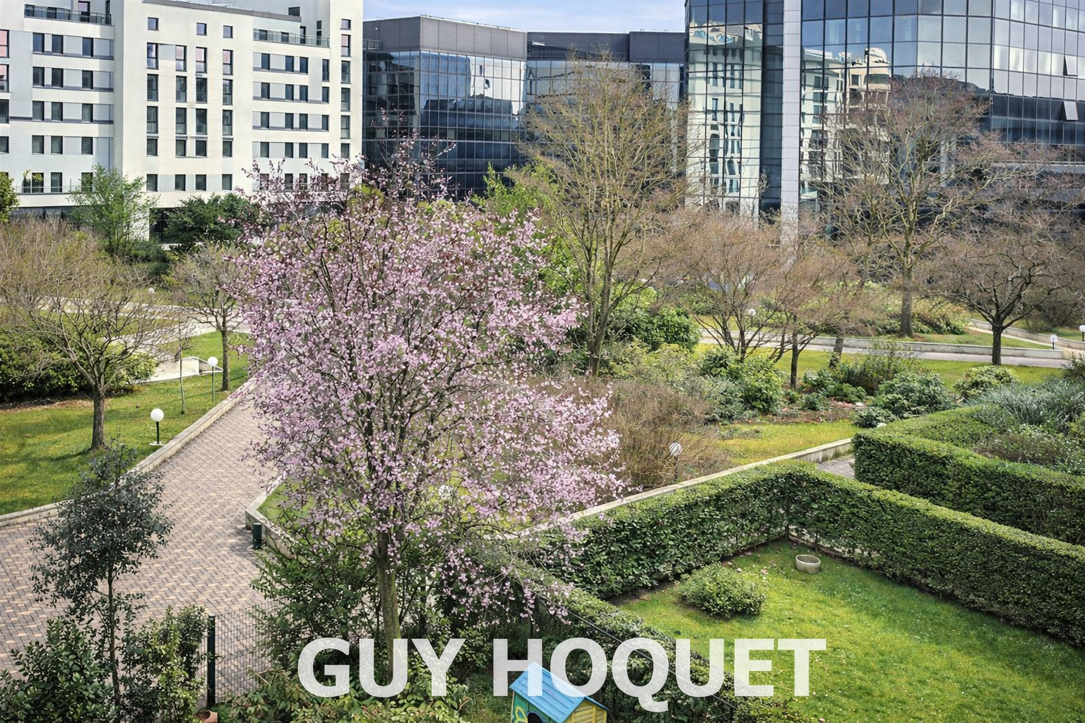 SURESNES CENTRE ? Résidence de standing - 3 pièces avec balcon, parking et cave