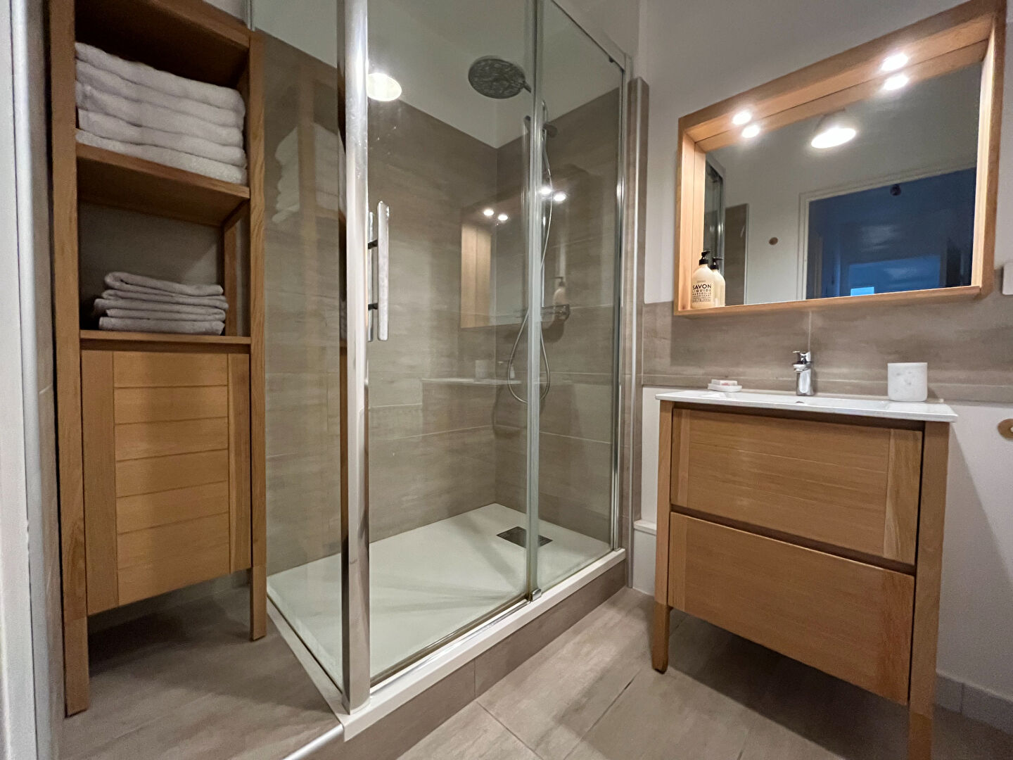 Appartement 3 pièces à louer au centre-ville de Suresnes - Réf. 8245