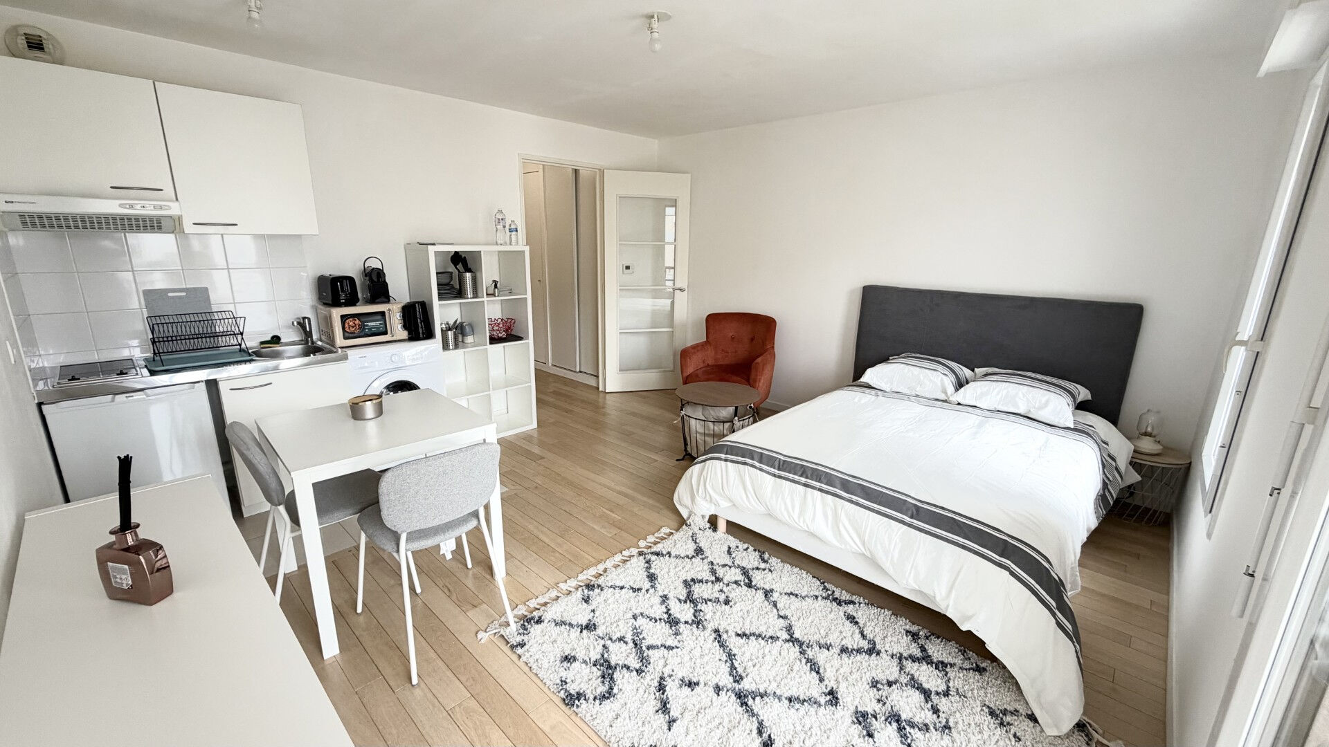 Appartement Suresnes 1 pièce(s) 27.5 m2