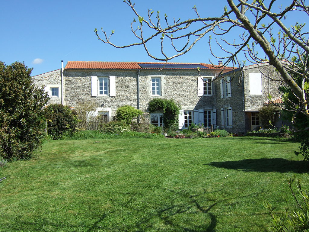 MAISON ET SES 2 GITES