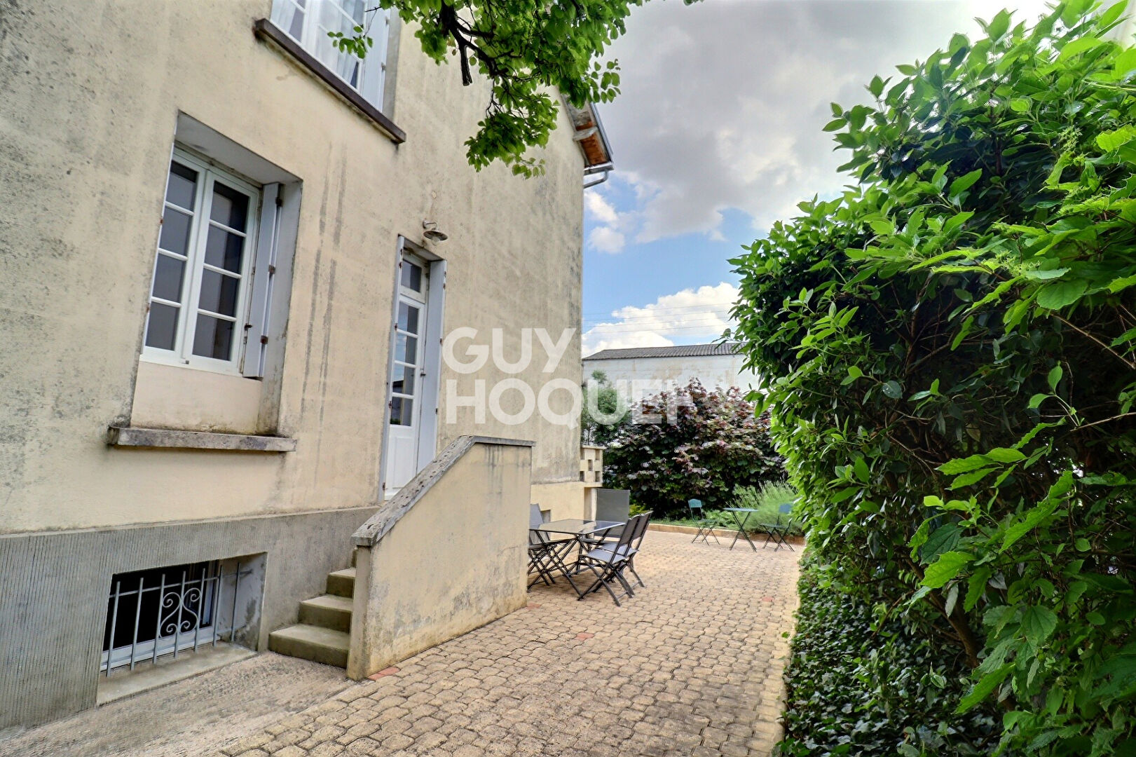 EXCLUSIVITE - Maison avec du cachet - SURGERES