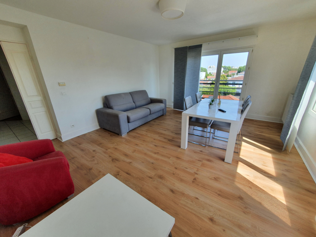 T3 Meublé + Balcon + Place de parking