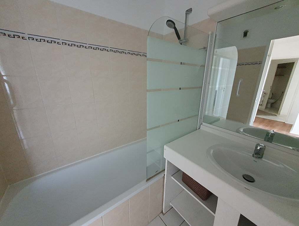 T3 Meublé + Balcon + Place de parking