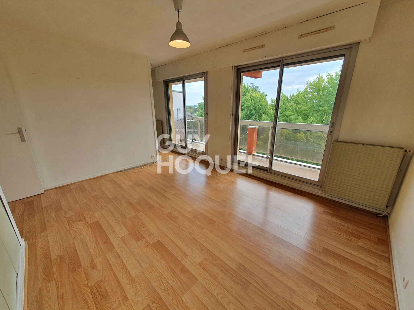 TALENCE T1 + Balcon + Place de parking