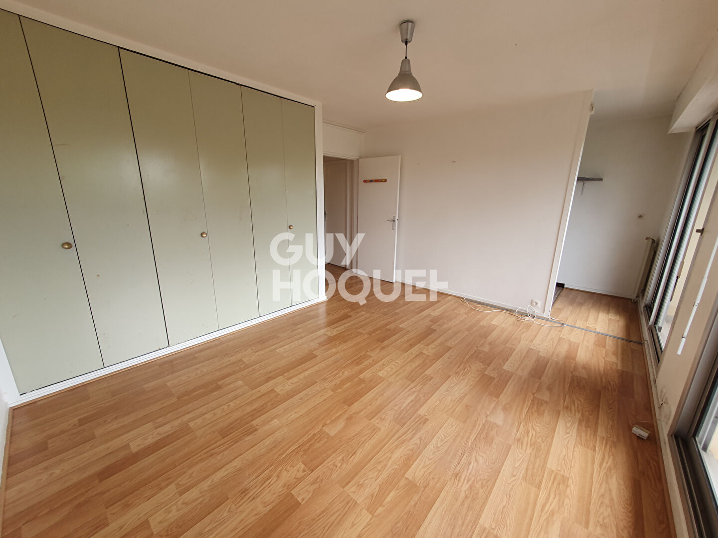 TALENCE T1 + Balcon + Place de parking