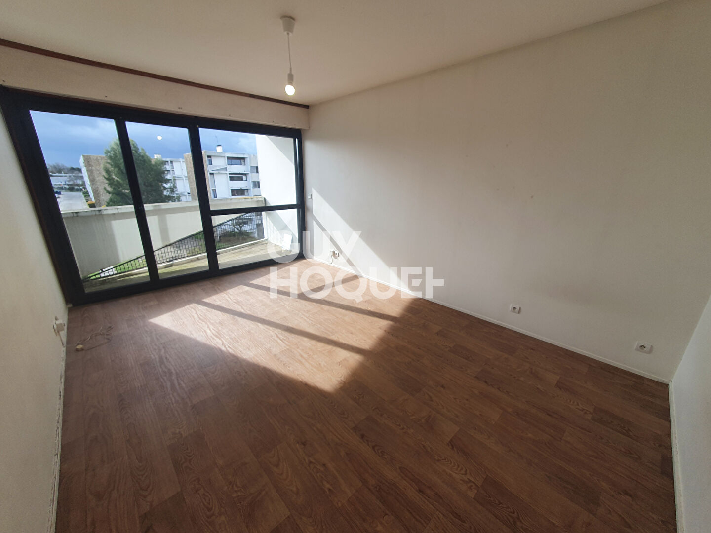 LIMITE TALENCE T1 + Balcon + Place de parking