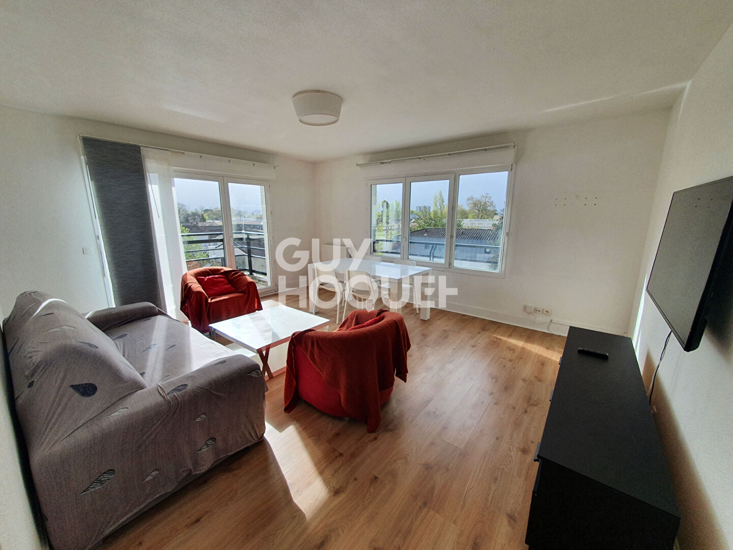 T3 Meublé + Balcon + Place de parking