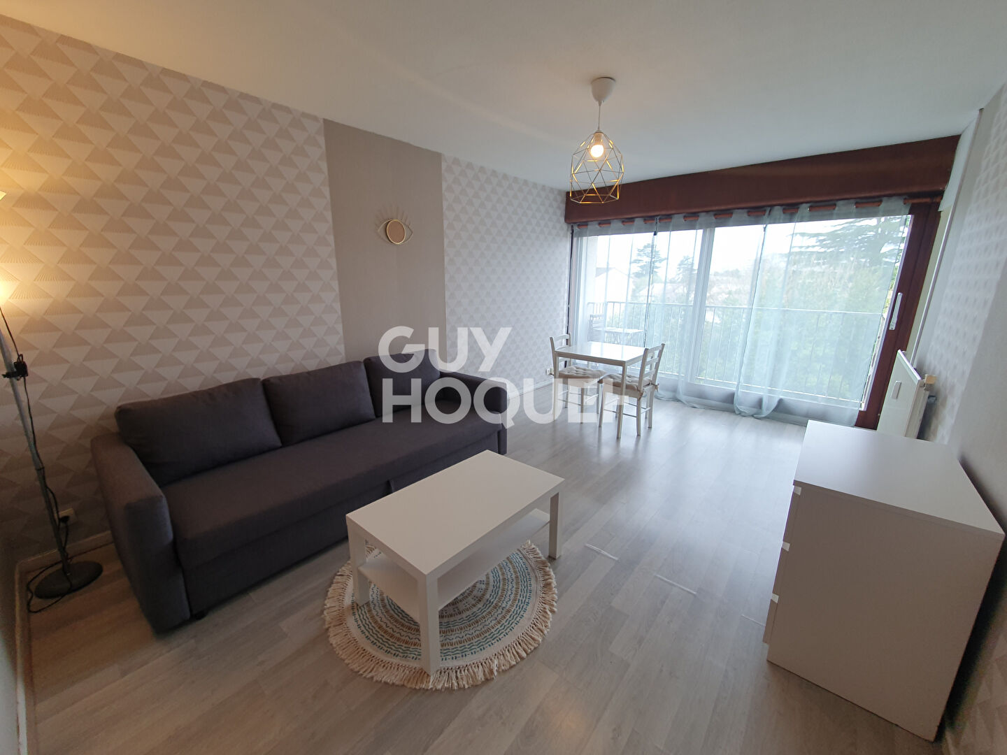 T1 Meublé + Balcon + Place de parking