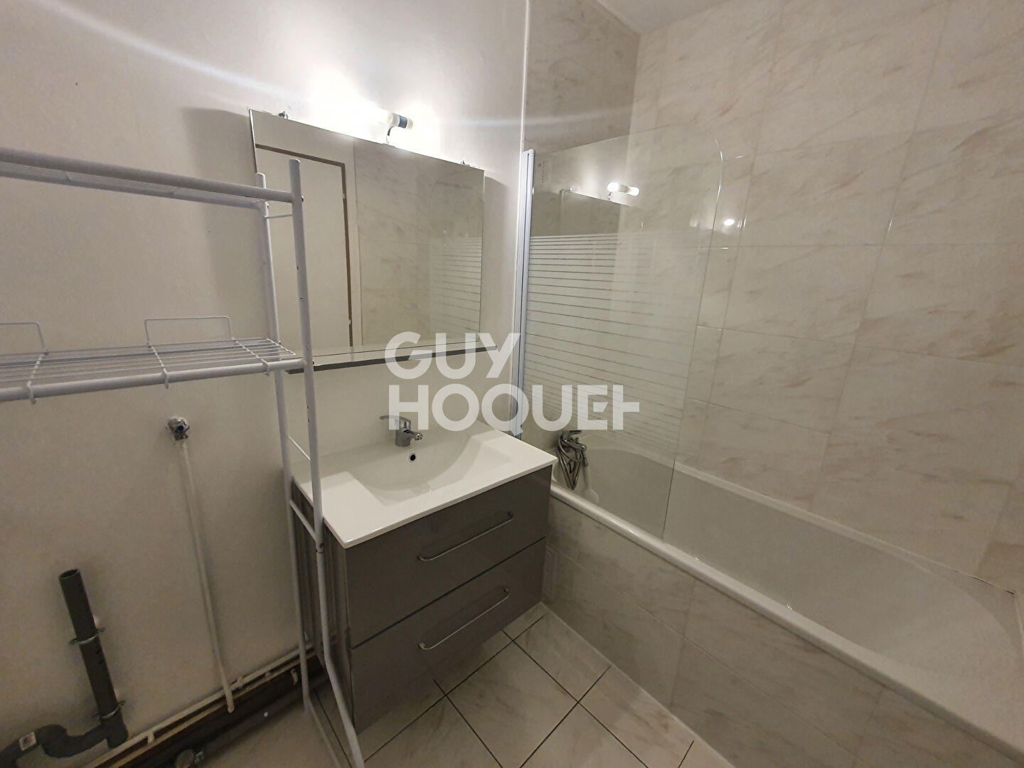 T1 Meublé + Balcon + Place de parking