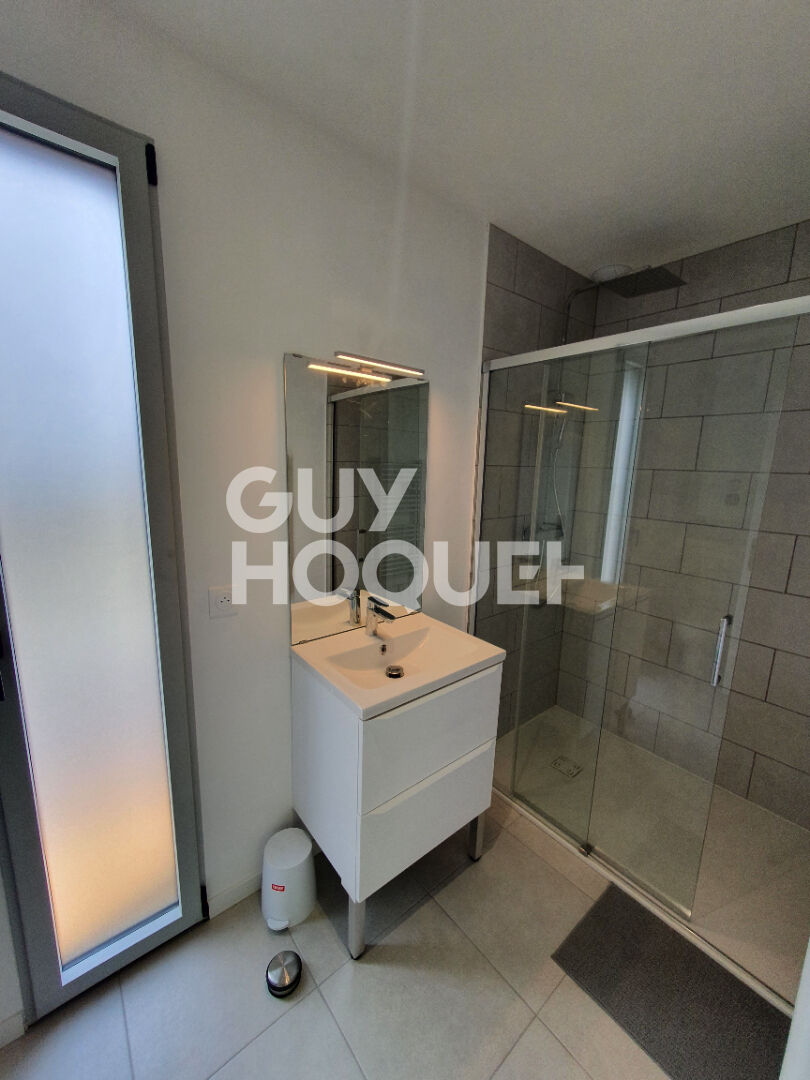 Studio meublé + Terrasse