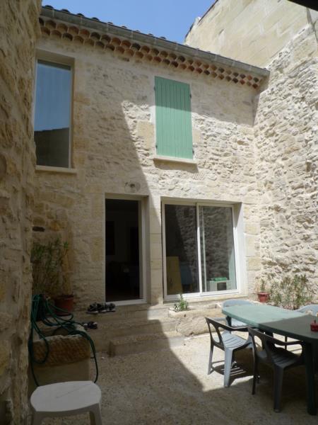 TARASCON SUPERBE MAISON DE VILLE AVEC COUR