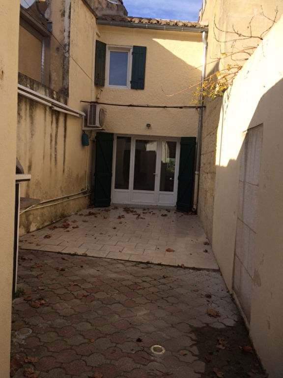 FONTVIELLE Maison 50 m² avec cour et cabanon