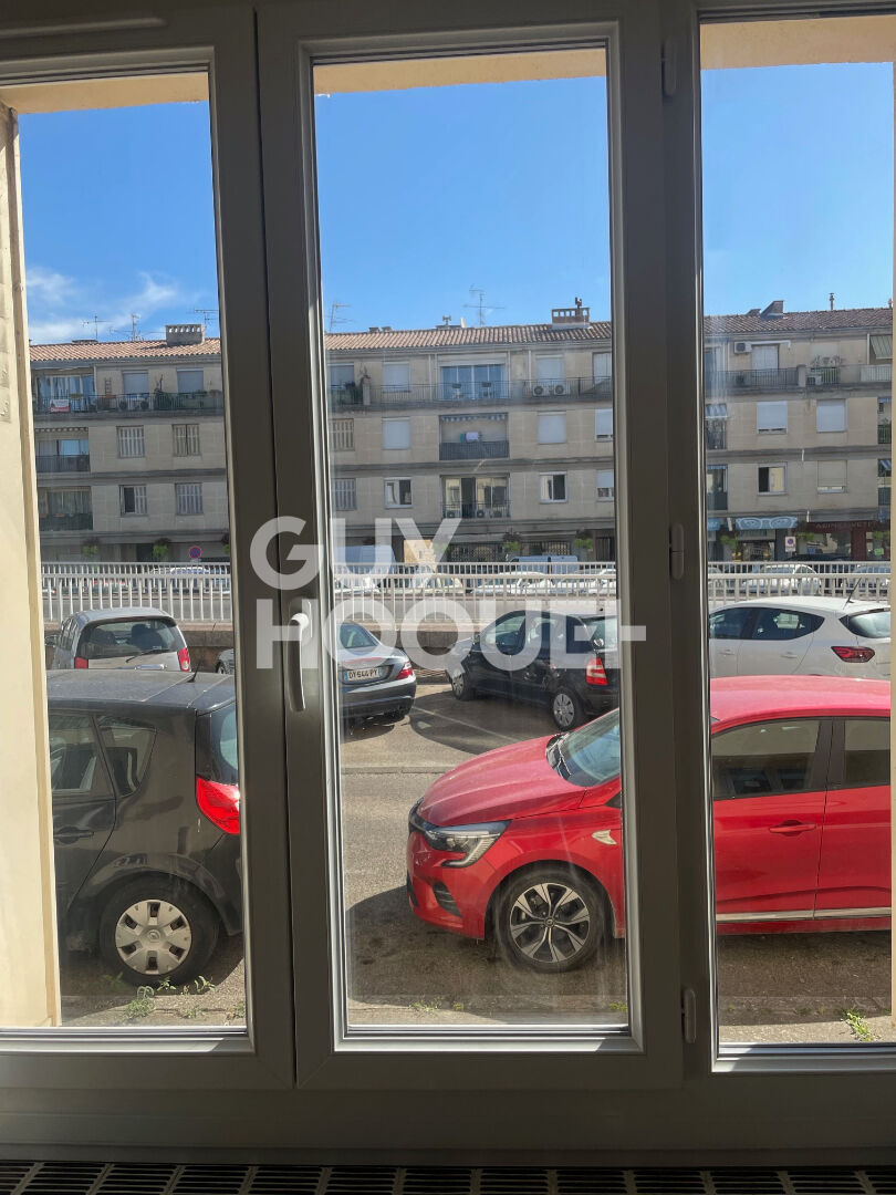 LOCAUX PROFESSIONNELS RDC 70 m