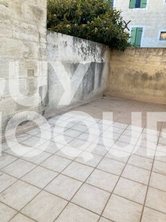 BEAUCAIRE appartement 1 chambre avec terrasse