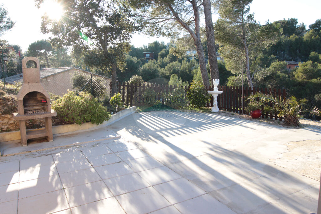 Beaucaire : Villa avec 3 chambres sur 940 m2